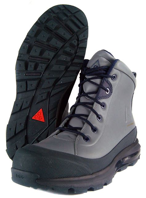 nike air hiking boots.